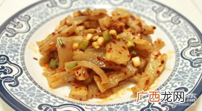香辣猪皮的做法,猪皮各种煮法？