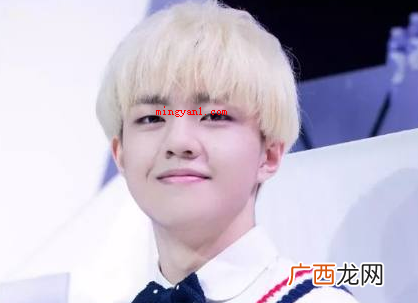 简略回应害羞便是因羞涩而举止不当然或笑容,为了更好地掩盖心里 腼腆什么意思
