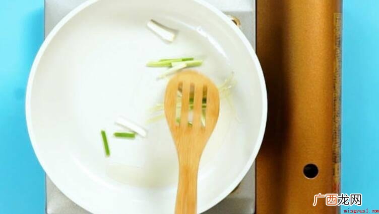 白米醋、白砂糖、番茄酱、水搅拌 带鱼怎么做好吃又简单