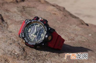 大泥王和小泥王区别,我是一名初三学生,我想买一块卡西欧泥人9300,我是买有波的,还是无波的?