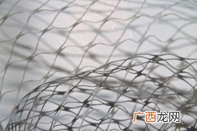 心似双丝网中有千千结什么意思,天不老情难绝全首诗的意思?