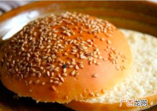 汉堡面包和三明治的吃法区别 汉堡面包和三明治的区别