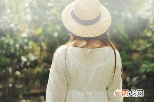 在阳光下生活的句子,12月冬日的阳光唯美句子？