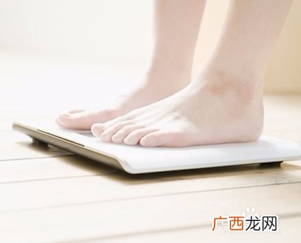 什么时候称体重最准确,一天什么时间称重最准？