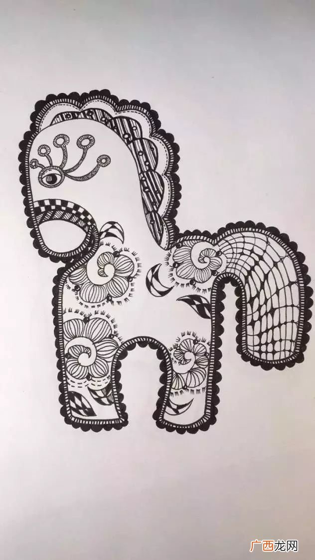 什么叫黑白装饰画,黑白装饰画教程？