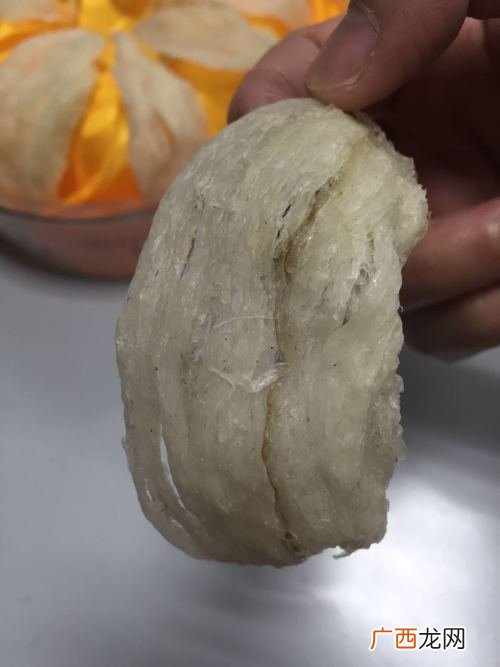 怎样辨别燕窝有发霉,新买的燕窝有股霉味，这是正常的情况吗？