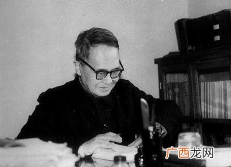 钱钟书的资料,形容异性缘好的词语？