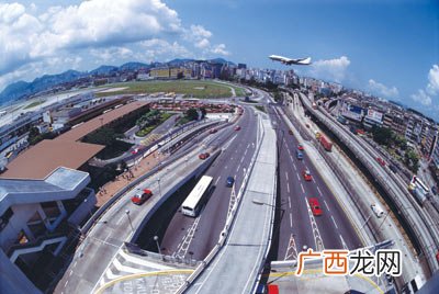 硕放机场在哪里,无锡硕放机场几个出口？
