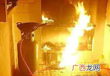 天然气为什么打不着火,天然气烧着不烧了是什么回事？
