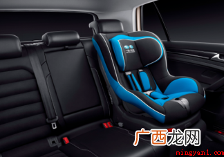 宝宝穿羽绒服坐安全座椅安全性吗 有什么错误观念 宝宝穿羽绒服坐安全座椅安全吗
