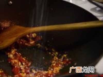 卫龙酸辣魔芋粉怎么吃