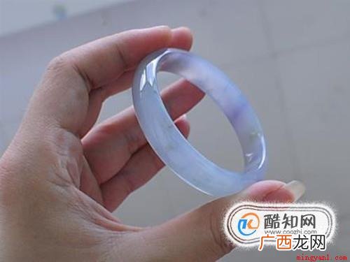 选购翡翠手镯的注意事项 手镯尺寸对照表