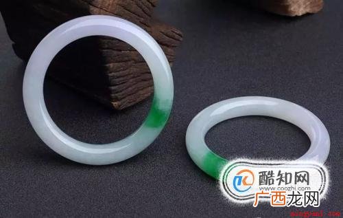 选购翡翠手镯的注意事项 手镯尺寸对照表