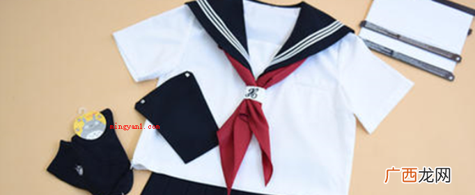 日本高中女生的服装类型十分多,一本指的是一条襟线的含意,依此 日本一本二本三本的区别是什么？