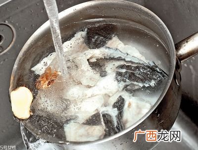 冷冻的鱼怎么快速解冻,怎么把冰冻的鱼最快化开？