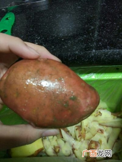 土豆皮红色的怎么回事,土豆怎么有红色？