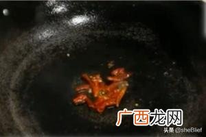 用什么炒腊肉好吃,炒腊肉的做法，腊肉怎么炒好吃又简单？