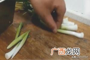用什么炒腊肉好吃,炒腊肉的做法，腊肉怎么炒好吃又简单？