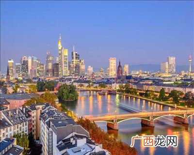 广东和福建那里交界,福建属于江西哪个方向？