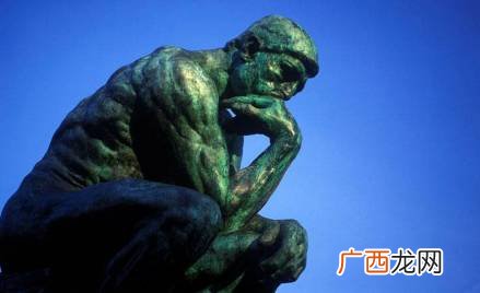 思想者雕塑最有特点的是什么,思想者是什么材料雕刻的？
