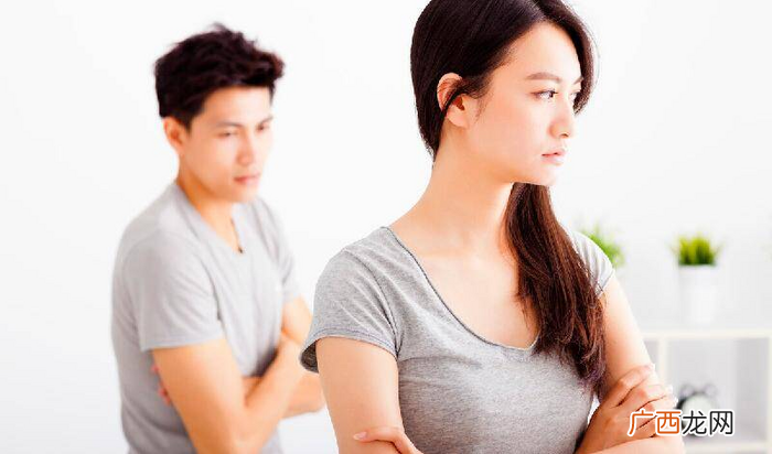 判断女人有外遇有哪些特征 女人有外遇几种表现