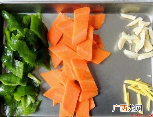 长山药做山药炒猪肉、香嫩山药、山药饼美味 长山药怎么做好吃家常