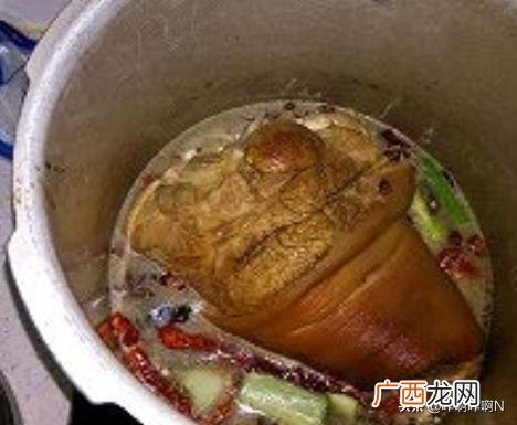 红烧肘块怎么做,红烧肘子块的做法？