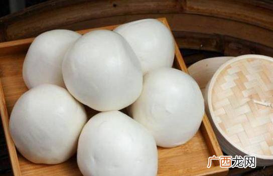 蒸蛋饺是冷水蒸还是开水蒸,电饭锅蒸饺子用冷水还是用开水？
