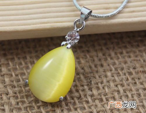 一招就能鉴别出来是什么材料 假的猫眼石是什么做的