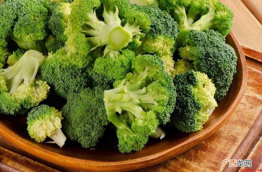 西兰花焯水多长时间