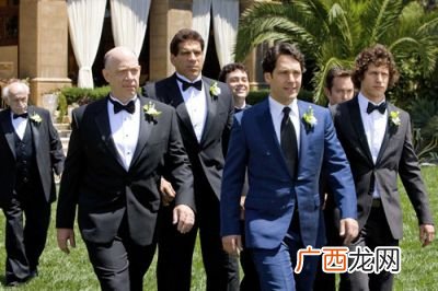 伴郎要做什么,婚礼当中，伴郎都需要做什么？