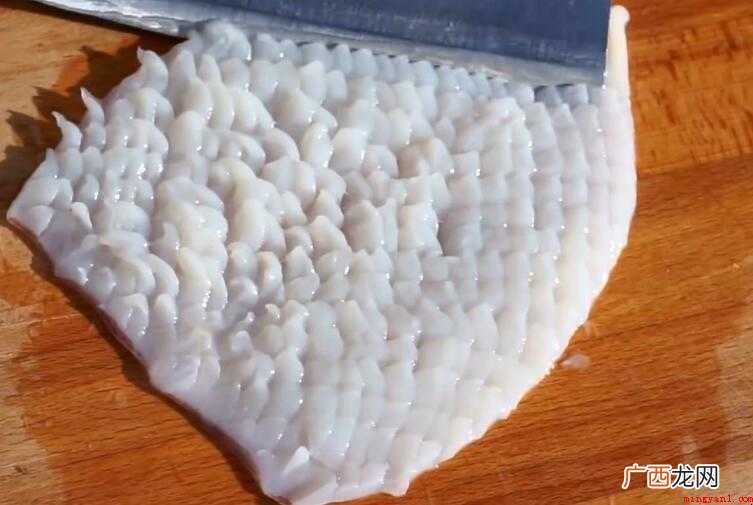 鱿鱼比鱼更好处理,但是对于不靠海少吃海鲜的人来说,还不知道鱿