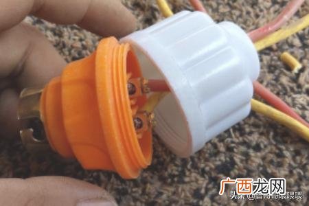 插头怎么接线图解,灯头、插头的接法?