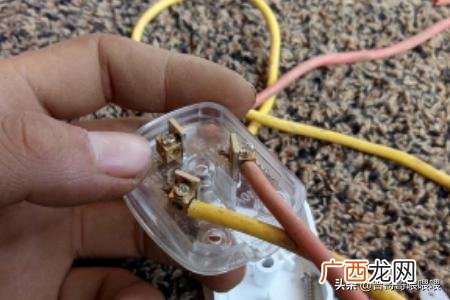插头怎么接线图解,灯头、插头的接法?
