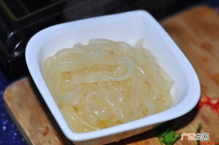 香莱红椒的做法_菜谱大全 怎么做酸辣粉?