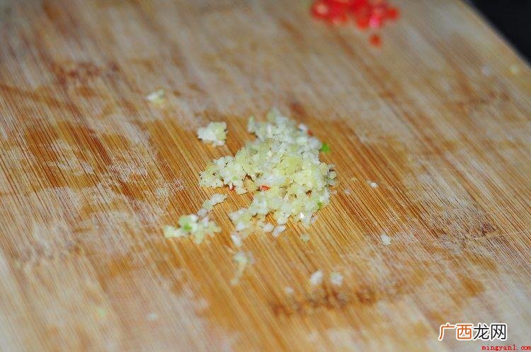 香莱红椒的做法_菜谱大全 怎么做酸辣粉?