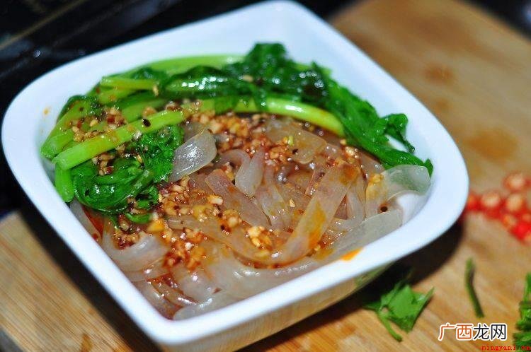 香莱红椒的做法_菜谱大全 怎么做酸辣粉?