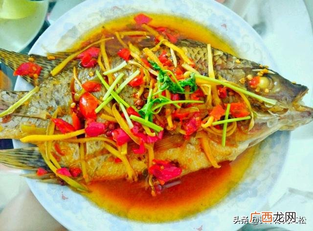 鲈鱼蒸多少分钟,鱼要蒸多久才好吃？
