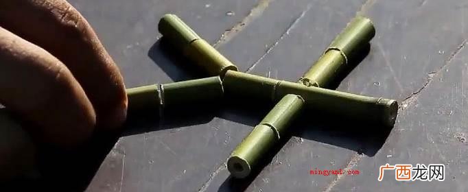 穿双节竹子做手臂,竹节人的做法 竹节人的制作方法是什么？