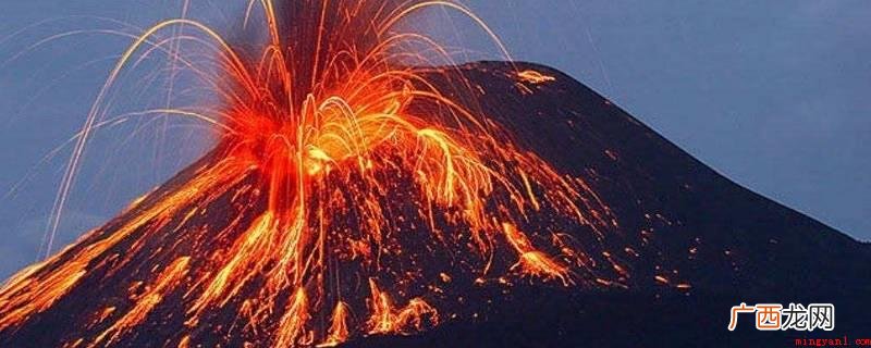 火山喷出来的很多火山灰和大暴雨融合产生山体滑坡能冲毁路面、公 火山喷发给地表带来哪些改变