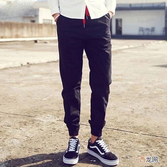 束脚裤合适什么时候穿合适,束脚牛仔裤适合什么身材？