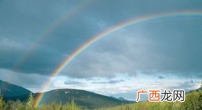 彩虹是怎样形成的,彩虹是怎样形成的实验？