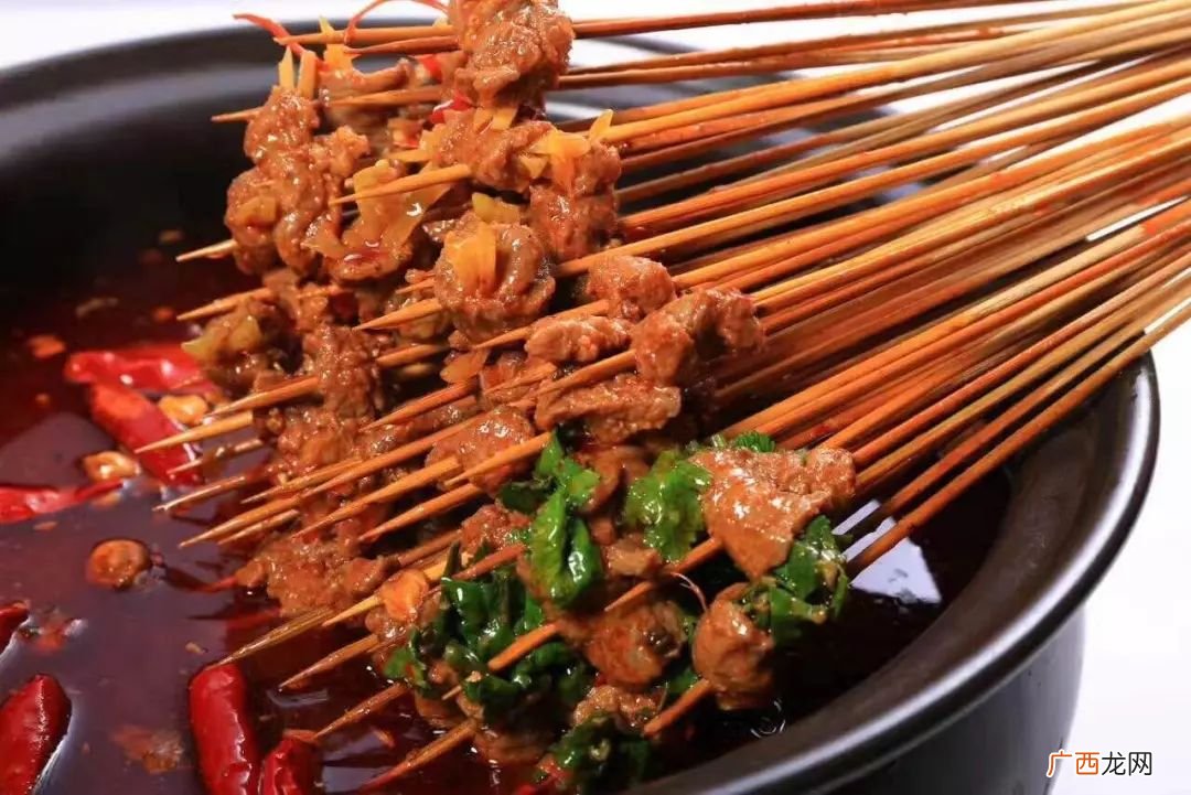 串串香麻辣烫的菜品都有哪些,串串香一般都有什么特色菜呢？