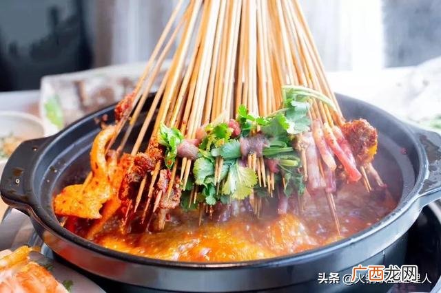 串串香麻辣烫的菜品都有哪些,串串香一般都有什么特色菜呢？