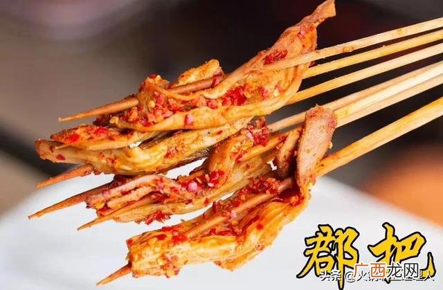 串串香麻辣烫的菜品都有哪些,串串香一般都有什么特色菜呢？