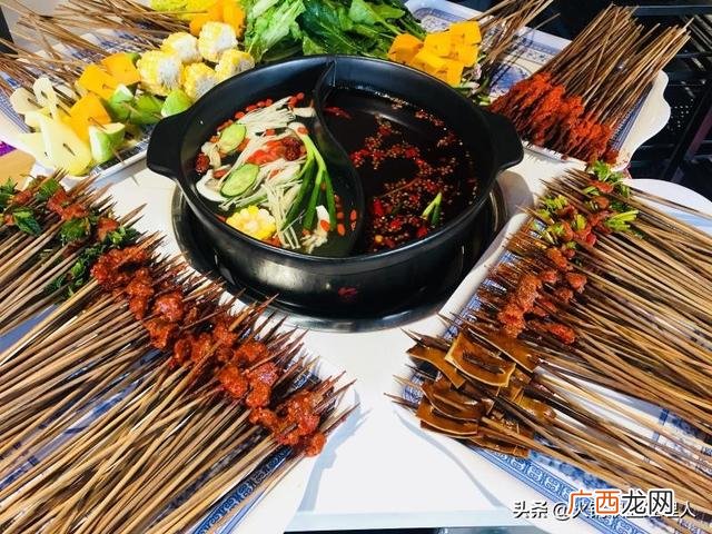 串串香麻辣烫的菜品都有哪些,串串香一般都有什么特色菜呢？