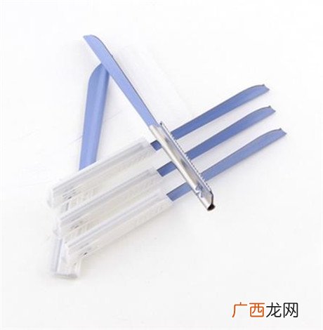 刮眉刀能带上飞机吗,汽车安检可不可以带修眉刀？