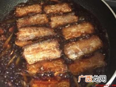 红烧带鱼怎么做好吃又简单 带鱼怎么做好吃又简单红烧带鱼