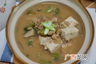 豆腐排骨汤的做法,白豆腐炖排骨的做法？