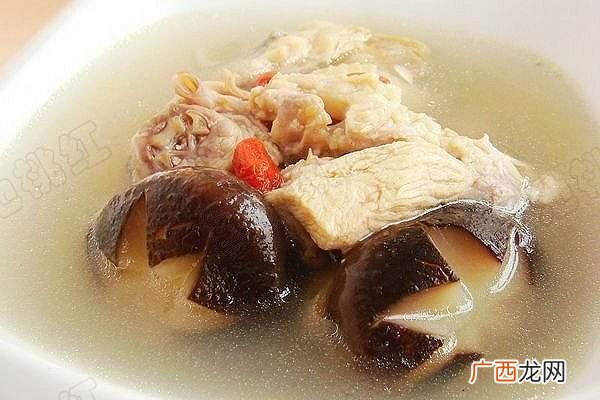 家常炖鸡的简单做法,鸡丁的家常做法炖鸡?